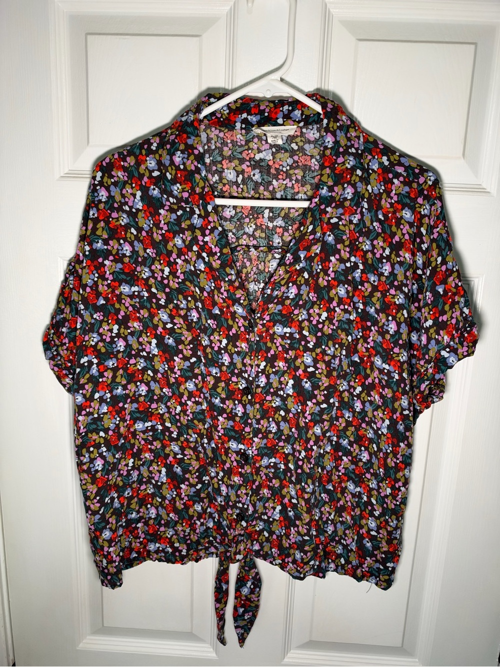 beachlunchlounge Black Multi Floral Tie-Front Crop Top